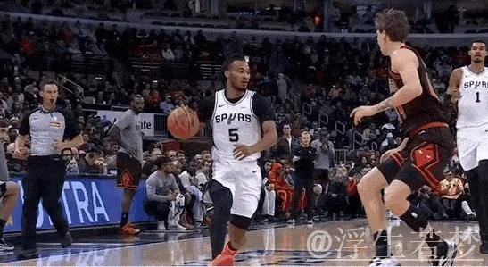 瓦塞尔妙传底线 卡斯尔双手炸扣